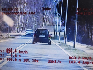 PRZEKROCZYŁA DOZWOLONĄ PRĘDKOŚĆ – ZATRZYMALI JĄ POLICJANCI Z GRUPY SPEED