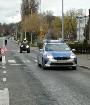 POLICJANCI ZABEZPIECZALI I ŻMIGRODZKI PÓŁMARATON