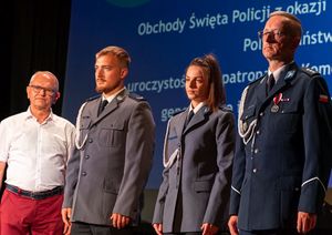 Nagrodzeni policjanci z Komisariatu Policji w Obornikach Śląskich