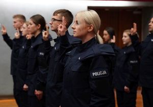 DZIŚ NOWI DOLNOŚLĄSCY POLICJANCI WYPOWIEDZIELI SŁOWA ROTY ŚLUBOWANIA