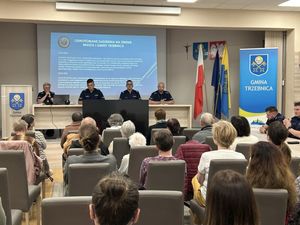 Trzebniccy policjanci zorganizowali i przeprowadzili ewaluacyjną debatę społeczną pn. „W trosce o bezpieczeństwo mieszkańców miasta i gminy Trzebnica”