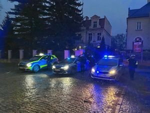 Trzebniccy policjanci oddali hołd tragicznie zmarłemu ratownikowi medycznemu