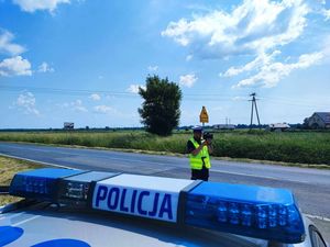 Przed nami pierwszy weekend wakacji, trzebniccy policjanci apelują o bezpieczną jazdę i przestrzeganie przepisów ruchu drogowego