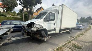 Policja ostrzega, uważajcie na drogach. Niestety codziennie dochodzi do kolizji.