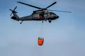 Katastrofa samolotu na wrocławskim lotnisku – policyjne śmigłowce i dron w akcji