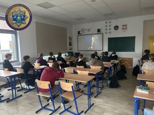 Trzebnicka policjantka spotkała się z uczniami, aby porozmawiać o hejcie oraz przemocy rówieśniczej