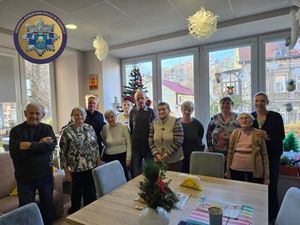 Świąteczna profilaktyka – trzebnicka policjantka spotkała się z seniorami