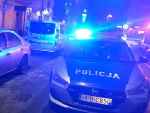 Uszkodzona szyba w samochodzie powodem kontroli. Za kierownicą 55-latek nietrzeźwy i bez uprawnień