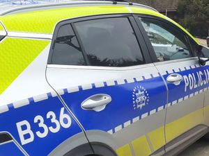 Nerwowa jazda, alkohol i kolizja. Policyjna kontrola była nieunikniona