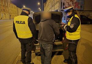 Działania dolnośląskich policjantów weryfikujące legalność przewoźników świadczących usługi transportu osób