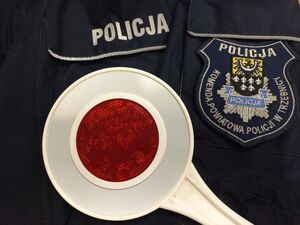 Czołowe zderzenie na drodze – sprawca z zakazem kierowania pojazdami mechanicznymi