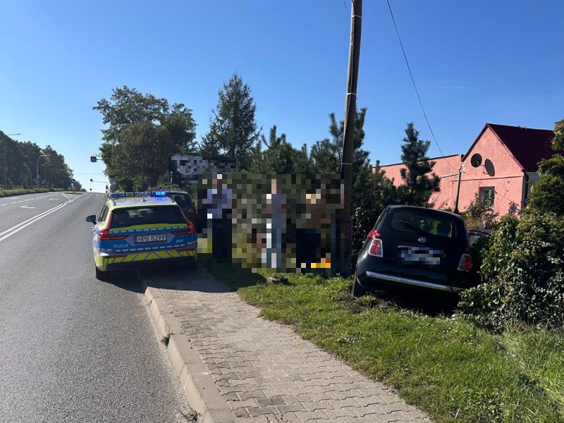 Kierowca 75-letni z Wiszny Małej ukarany mandatem za kolizję z 81-letnim Fiatem